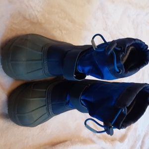 Columbia Boys ski boots.